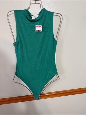 Green High Neck Sleeveless Bodysuit. Size: Medium. NWT